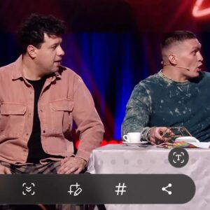 Volodymyr Shumko Instagram - Запросив мене вчора Олександр,подивитися його бій...)
Сиділи,дивилися,пили чай,ну а що ще можна пити з чемпіоном світу🥇
Можу сказати одне,чай був міцний☕️🤪
Коротше дивимось такі... БАЦ!!!Олександр переміг!!!)))
Він навіть сам трохи в шоці був але... 《так і планував 》каже)))
ВІТАЮ ЧЕМПІОН!!!💪🇺🇦

@usykaa