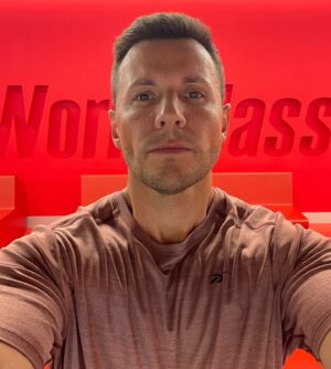 Vyacheslav Manucharov Instagram - 1 или 2 ?)