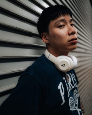WILYWNKA Instagram - あの頃の俺よ
27歳の俺は @beatsbydre から世界で一つだけの自分モデルのヘッドホンを作ってもらえるぞ！喜べ、いや喜んでいる🤎
Zepp TOURの各会場に展示されているらしい。よかったな、俺！何よりBeats by Dreさんありがとございます。これからも良き音でたくさんヒップホップを聴かせてもらいます🎧ARIGATO❤️ #beatsbydre

@onepercent.jp 

Photo by @cherrychillwill