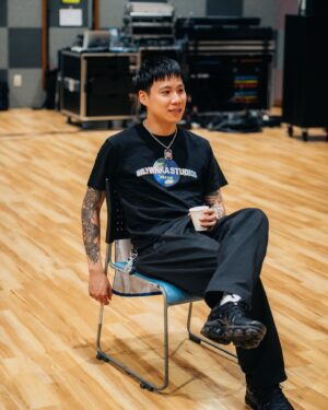 WILYWNKA Instagram - 遂に明日からツアーが始まります！
リハも完璧。
何より遊びに来てくれる皆んなホンマにありがとう。
最高な日にする！押忍！！🥷🏻

Photo @cherrychillwill 
#WILYWNKA #WILYWNKASTUDIOSJAPAN #WSJ