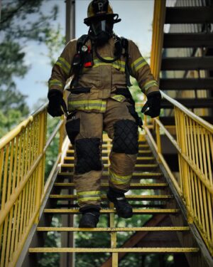 Walt Harris Instagram - #HappyInternationallFireFightersDay to all my brothers and sisters in the service! Courageous, selfless, and dedicated. Thank you for all you do! #IFFD #FirstRespondersMatter #ThinRedLine 🧑🏾‍🚒🚒🔥
