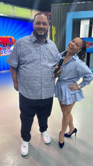 Wanda Sais Instagram - ¡Llegó el VIERNES y estamos más que felices de gozar con ustedes! 🕺🏻💃🏻 Sintoniza Pa’ Ganar y Reír AHORA por #TeleOnce