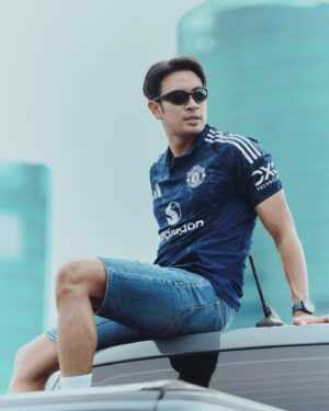 Warintorn Panhakarn Instagram - เอาไว้เวลาไปเยือนบ้านคนอื่นเค้า ถ้าเค้าไม่ชอบค่อยถอด 🤭

Manchester United 2024/25 Away Jersey !! 

#ส่วนตัวเลยชอบมากกว่าสีแดง ! #ไปจับและสัมผัสตัวจริงได้ที่ @ari_football 
#ari_football  #footballforall #manchesterunited