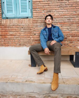 Warintorn Panhakarn Instagram - #ชีวิตหนึ่งต้องมีแรงเลอร์ กับพิเก้ด 🤏🏼🥹 @wrangler_thailand 

🎉😁 ขอบคุณ #แรงเลอร์ ครับ 🥹

เมื่อได้เป็นแบรนด์แอมบาสเดอร์คนใหม่แล้วก็พร้อมเปิดตัวกับคอลเลคชั่นใหม่เลยกับ  FW24 Legend of Wrangler New Collection !!

วางจำหน่ายแล้วที่ร้าน Wrangler ทุกสาขา
Official Website: https://bit.ly/4btRTDC
ช่องทางออนไลน์อื่นๆ: https://linktr.ee/wranglerthailand 
#WranglerThailand #WranglerJeans #WranglerXGreatWarintorn #LegendOfWrangler  #ชีวิตหนึ่งต้องมีแรงเลอร์