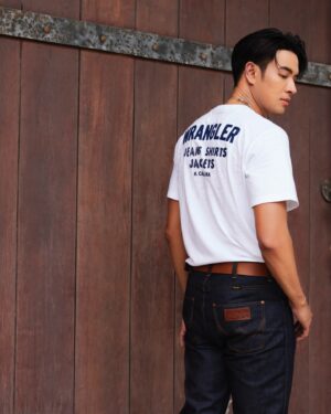 Warintorn Panhakarn Instagram - #ชีวิตหนึ่งต้องมีแรงเลอร์ กับพิเก้ด 🤏🏼🥹 @wrangler_thailand 

🎉😁 ขอบคุณ #แรงเลอร์ ครับ 🥹

เมื่อได้เป็นแบรนด์แอมบาสเดอร์คนใหม่แล้วก็พร้อมเปิดตัวกับคอลเลคชั่นใหม่เลยกับ  FW24 Legend of Wrangler New Collection !!

วางจำหน่ายแล้วที่ร้าน Wrangler ทุกสาขา
Official Website: https://bit.ly/4btRTDC
ช่องทางออนไลน์อื่นๆ: https://linktr.ee/wranglerthailand 
#WranglerThailand #WranglerJeans #WranglerXGreatWarintorn #LegendOfWrangler  #ชีวิตหนึ่งต้องมีแรงเลอร์