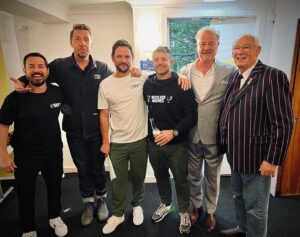 Warren Brown Instagram - The Night’s Watch looked a little different last night!

Had the absolute ‘over reaching’ pleasure of sharing the stage with this lovely bunch of b******* last night! 

Massive Congrats @mrmartincompston @gordonsmart & the rest of the gang @restlessnativespodcast1 LIVE!!!

#owenteale #googlemehen #edinburgh #restlessnatives #gameofthrones #lineofduty #luther #therig #nutzhigh 🤡🐺🌰🐿️🍩