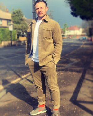 Warren Brown Instagram - Going completely Green by 2023! 👊🏼💚