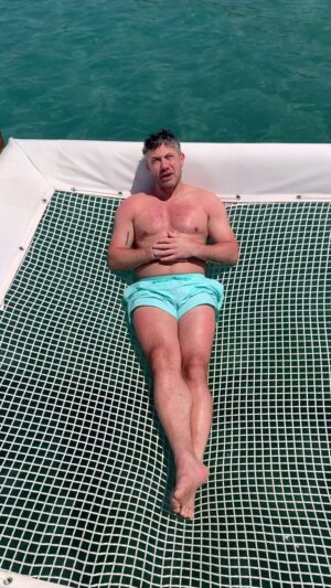 Warren Brown Instagram - Suns out… (fat) tums out!!!! 

What’s everyone’s weekend saying? 👊🏼☀️

#TenPoundPoms #TerrysTache
