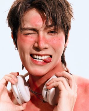 Wasuthorn Chaijindar Instagram - Hot like Fire 🔥

special thank to:
💄 @aon_sung 
💇🏻 @toptawi_mua 
📸 @chaicharn_photography 

#heatstrokemakeup #Peatwasu #CaptainPeat #BabyFeat