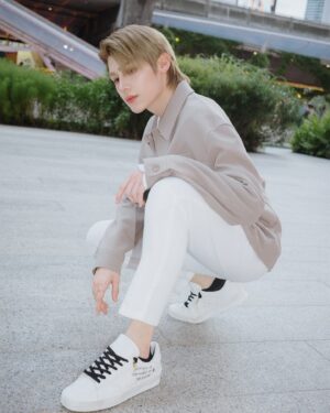 Wasuthorn Chaijindar Instagram - golden hour

#GoldenGoose 
#Peatwasu #CaptainPeat #BabyFeat
