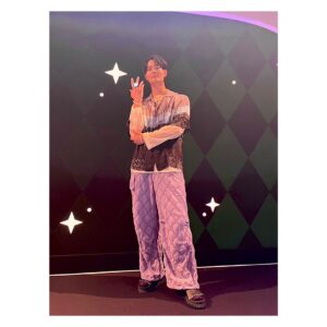 Wataru Komada Instagram - ディズニー ツイステッドワンダーランドFes.2023

お越し頂きありがとうございました。

人生で初めて髪に色を付けてみてもらいました。

stylist: @yuuki_honda_

シアートップス
→ALMOSTBLACK
@almostblack_official

シャツ
→TOGA VIRILIS
@togaarchives

ボトムス&サンダル
→maisonspecial
@maisonspecial_men

#2023
#イベント
#衣装
#event
#photo
#fashion