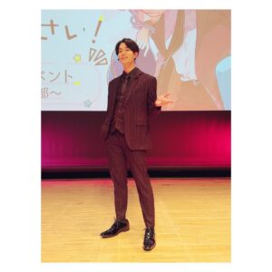 Wataru Komada Instagram - 『そのアホ捕まえといてください！』特別イベント

#2022
#衣装
#イベント
#event
#photo 
#fashion

上下セットアップ
1枚目…unknown
2枚目…WESTBOY @westreetboy

デザインかっこいい、着心地◎