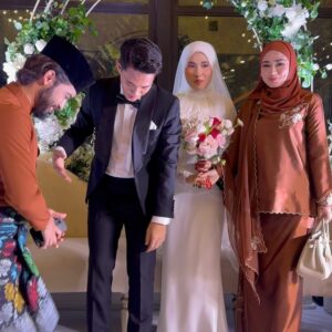 Wawa Zainal Instagram - 2 majlis today . 
Congrats @fashasandha & @inayahbeautytrading 

Also congrats my lovely staff yg paling lama haziq  akhirnya da jadi suami orang..till jannah❤️