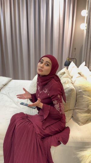 Wawa Zainal Instagram - Fenat la dgn dia ni😭😭perangai suami memang macam ni ke??

Lyara kurung @hijabista.hub 
Baju melayu @soultanofficial_