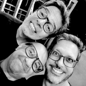 Welder Rodrigues Instagram - #gostavamaisdospais até agosto no @teatrocasagrande 🤘🏽