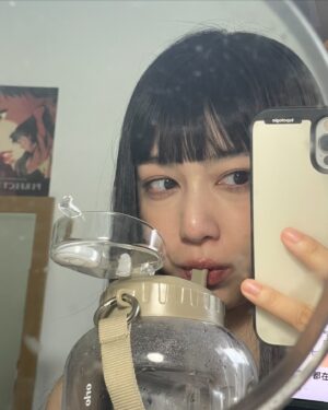 Wen-Ling Cheng Instagram - 最近運動的方向🌞（結果除了騎腳踏車其他都是排球）

前陣子和國小球隊的同學跟教練吃飯
聊了很多小時候不會知道背後的故事
大學時我一直在說認識的朋友80%以上都是在球場上認識的
畢業後也因為打排球認識了好多人
不管任何時候都覺得國小有開始打排球真是太好了