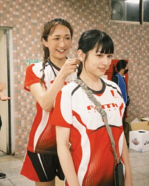 Wen-Ling Cheng Instagram - 最近運動的方向🌞（結果除了騎腳踏車其他都是排球）

前陣子和國小球隊的同學跟教練吃飯
聊了很多小時候不會知道背後的故事
大學時我一直在說認識的朋友80%以上都是在球場上認識的
畢業後也因為打排球認識了好多人
不管任何時候都覺得國小有開始打排球真是太好了