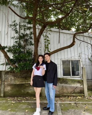 Wen-Sing Huang Instagram - 今天好像穿越時空，回到17年前剛認識老婆的時候🥰簡單的11週年快樂😘重點是小星很會拍😆

#黃文星 #huangwenhsing #結婚紀念日 #結婚11週年 #快樂 #穿越時空