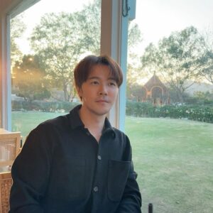 Wen-Sing Huang Instagram - 明天要為自己投下神聖的一票🗳️台灣加油💪💪💪

#黃文星 #huangwenhsing #總統大選 #神聖的一票 #公投 #台灣加油