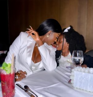 Wendy Osefo Instagram - Screaming Happy 5th Birthday to my FAVORITE girl in the whole wide world!! Everything about you brings me so much joy! Thank you for giving me the best hugs and the warmest kisses. You are my light! My Kam, My Bestie, My SnuggleBuddie, I love you 🩷🌸. Yall help me wish my babygirl a HAPPY BIRTHDAY 🎉🎉 #BirthdayGirl