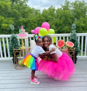 Wendy Osefo Instagram - Screaming Happy 5th Birthday to my FAVORITE girl in the whole wide world!! Everything about you brings me so much joy! Thank you for giving me the best hugs and the warmest kisses. You are my light! My Kam, My Bestie, My SnuggleBuddie, I love you 🩷🌸. Yall help me wish my babygirl a HAPPY BIRTHDAY 🎉🎉 #BirthdayGirl