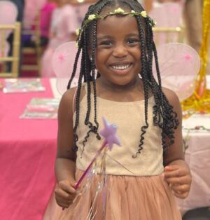 Wendy Osefo Instagram - Screaming Happy 5th Birthday to my FAVORITE girl in the whole wide world!! Everything about you brings me so much joy! Thank you for giving me the best hugs and the warmest kisses. You are my light! My Kam, My Bestie, My SnuggleBuddie, I love you 🩷🌸. Yall help me wish my babygirl a HAPPY BIRTHDAY 🎉🎉 #BirthdayGirl