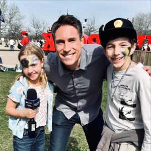 Whit Johnson Instagram - Still soaring on the high from the #EclipseAcrossAmerica !! Sharing this day with @robinrobertsgma during her first eclipse was extra special.  And my mom on the phone from Mazatlan … pure bliss!! So proud of our entire ABC team. Truly grateful to be part of this unprecedented broadcast 🙏🏻❤️. FINAL PHOTO DUMP. @abcnews @goodmorningamerica @abcnetwork @natgeotv @disneyplus @hulu
