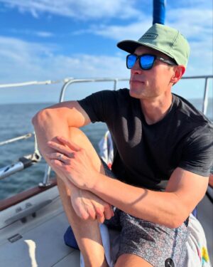 Whit Johnson Instagram - Much needed Vitamin Sea after a hectic work week!! Even better with family and (someone else’s) boat 🛥️ 💦 🤙🏻 ☀️ ❤️ #boatymcboatface