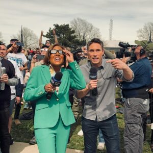 Whit Johnson Instagram - Still soaring on the high from the #EclipseAcrossAmerica !! Sharing this day with @robinrobertsgma during her first eclipse was extra special.  And my mom on the phone from Mazatlan … pure bliss!! So proud of our entire ABC team. Truly grateful to be part of this unprecedented broadcast 🙏🏻❤️. FINAL PHOTO DUMP. @abcnews @goodmorningamerica @abcnetwork @natgeotv @disneyplus @hulu