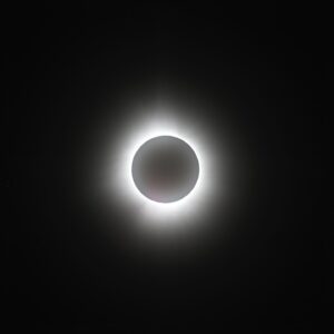 Whit Johnson Instagram - Still soaring on the high from the #EclipseAcrossAmerica !! Sharing this day with @robinrobertsgma during her first eclipse was extra special.  And my mom on the phone from Mazatlan … pure bliss!! So proud of our entire ABC team. Truly grateful to be part of this unprecedented broadcast 🙏🏻❤️. FINAL PHOTO DUMP. @abcnews @goodmorningamerica @abcnetwork @natgeotv @disneyplus @hulu