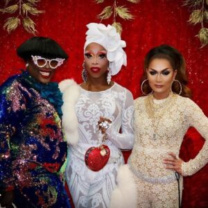 Widow Von'Du Instagram - Flashback to my first DragCon waiting and wanting to be a Ru Girl now about to fly out for my second DragCon as a Ru Girl!!! Come check me out at booth 530 💋💋💋