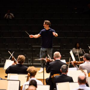 Wiener Philharmoniker Instagram - Impressions from our first tour stop with conductor @lorenzoviotti at the @elbphilharmonie Hamburg! ⚓️🎶

Next stop: @koelnerphilharmonie ✨
.
.
.
#ViennaPhilharmonic #LorenzoViotti #vpontour #RimskyKorsakov #Rachmaninoff #Dvořák #ClassicalMusic
📸: Wiener Philharmoniker / Benedikt Dinkhauser