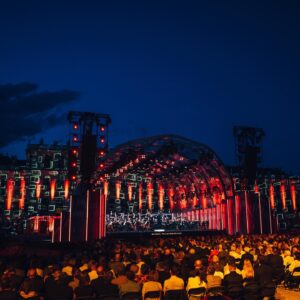 Wiener Philharmoniker Instagram - Highlights from the 2024 Summer Night Concert with conductor @andrisnelsons and soprano @lisedavidsen! ✨🎶

Thank you to everyone who joined us at Schönbrunn Palace to celebrate our 20th anniversary and for making this Summer Night Concert an unforgettable experience. 💙🏰
.
.
.
#ViennaPhilharmonic #SummerNightConcert #AndrisNelsons #LiseDavidsen #SchönbrunnPalace #Rolex #presentedbyrolex #Vienna #ClassicalMusic 
📸: Wiener Philharmoniker / Niklas Schnaubelt