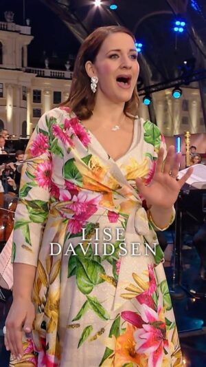 Wiener Philharmoniker Instagram - The recording of the 2024 @viennaphilharmonic Summer Night Concert, conducted by Andris Nelsons and featuring soprano @lisedavidsen, is out now!⁠
⁠
Held at the stunning Schönbrunn Palace, the concert includes works by Smetana, Schostakowitsch, Wagner, and others.⁠
⁠
Listen and get your copy via the link in bio.