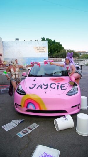 Willam Belli Instagram - Gave my car a makeover with @willam 💖🎨🎀
