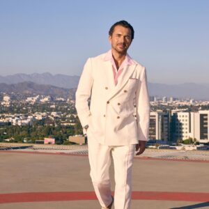 William Abadie Instagram - Ready To Chic Things Up? We’re back!! 
August 15 @netflix 

@emilyinparis 
@netflixfr 
@philippineleroybeaulieu 
@lilyjcollins 
@ashleyparklady 
@brunogouery 
@superssama 
@its_lucien 
@lucasnbravo