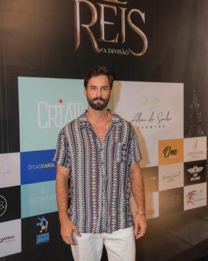 Willian Mello Instagram - Fazer parte desta produção é um privilégio, e estou emocionado por ajudar a contar essas histórias tão ricas e significativas para o público. Cada momento no set, cada cena, foi uma oportunidade de mergulhar profundamente em uma narrativa que atravessa séculos.

Agradeço a todos que nos apoiaram e acreditaram neste projeto. Mal posso esperar para que todos vocês assistam e se emocionem conosco.
 
Obrigado @nana_ainoa , @moniket5 , @mafrauches e toda equipe de produtores que acreditaram em mim e me proporcionaram viver este presente que é Semaías. 😊🫶🏼

#Estreia #Reis #Divisão #Semaías #Gratidão #HistóriasQueEncantam #ator @recordoficial