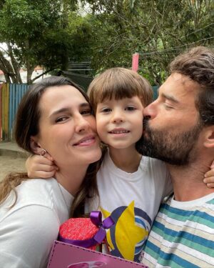 Willian Mello Instagram - Sou tão afortunado. Obrigado papai do céu por me abençoar tanto. Dia das mães antecipado. #famiglia 💚