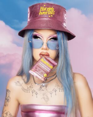 Willow Pill Instagram - Willow Pill x Belli Welli is back, back, back again!

We had so much fun last year, we had to do it again, and this Pride season, @belliwellisnacks has new “Hot girls have IBS” bucket hats and a fresh flavor of their probiotic treats, strawberry shortcake 🍰! Sexy merch and a happy gut? It’s hot IBS summer 😎

Plus, I’m giving away bucket hats and bars to 3 winners who follow @belliwellisnacks and comment below. Bucket hats (limited supply, online only) and bars can be found in my bio link or in stores nationwide. Use promo code WILLOW 15 for 15% off 🌈 

Photos by @dragfiles