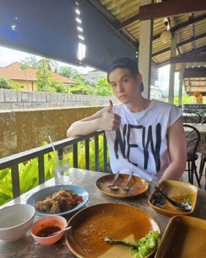 Wongravee Nateetorn Instagram - อีสๆ
