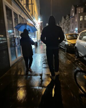 Wotan Wilke Möhring Instagram - After the game! Walking home like winners do! Nach dem Spiel… Tabellenführer!! Nur der BVB! #bvb #football #game #son #father #unity #love