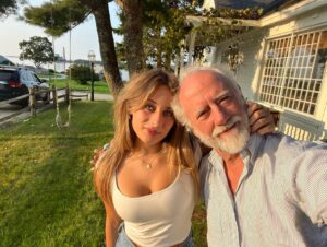 Xander Berkeley Instagram - Little Girl’s all growed up! 🎉🎂🎊 Happy Birthday Olwyn ! So proud of who you are. Enjoy being Seventeen. Love you ❤️