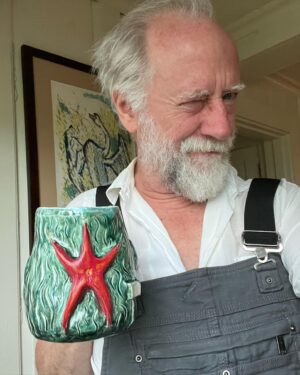 Xander Berkeley Instagram - I scored on Father’s Day! First of all I wanna thank the film I’m working on in LA for letting we stay and leave the next day 🙏 And… I am sooo thankful for my wife @sarahbeingsarahclarke who gave me these groovy overalls, and two brilliant, gorgeous girls! And how about this amazing mug Olwyn made for me, and the puzzle Rowan made!! So, brilliant, beautiful AND talented! I love you all beyond all words, I feel like the luckiest man alive. There is nothing I’m prouder of than the gift of getting to be the father to you both ❤️❤️❤️ Miss you already, I’ll be home soon. ✈️