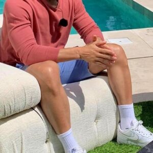 Xavier Delarue Instagram - Je suis aussi revenu mon Spectacle "Origine" dans "La Piscine de @jordandeluxe ☀️💦 sur @c8lachaine ITW Intégral sur @canalplus lplus ! 🔄

MERCI pour tous vos retours sur ma vision des choses et la clarté des réponses aux questions posées 🤓
J'ai pas pu m'empêcher pour la Fin ! 🙌🏽🔥💦🌡🤣