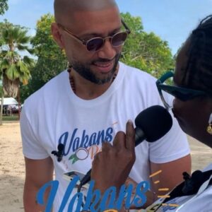 Xavier Delarue Instagram - Merci à @rciguadeloupe pour cette impro en Direct de la plage de Port LOUIS @ig_portlouis à Gwada !!!! 🙌🏽😃
Je VOUS donne RDV le 7 Août aux ABYMES au @le_2.0guadeloupe / 20h00 / pour mon Spectacle "ORIGINE" 🎙🔥 
Production / Co-production:
@belionagency / @comikkreyolshow_officiel
Communication: @rebeccavalentinemarival

ITW: @dina_dynamik
Musique: @tdlr_music

Lien pour le Show en BIO 🎟