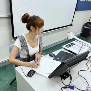 Xenia Chong Instagram - 📚📚📚
Miss Chong 各位同學加加油
無論成績點都好
你總會搵到自己舞台發光發亮⭐️
加油💪🏻
#舊相 #xeniachong 
#hkig #hkactor
#followme #莊韻澄 
#loveisintheair
