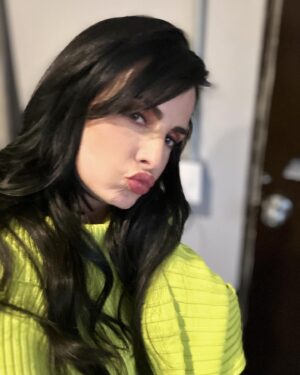 Ximena Herrera Instagram - #Selfie , improvisada, sin filtro y con hambre. 💛