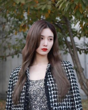 Xu Yiyang Instagram - 🍂🍂🍂