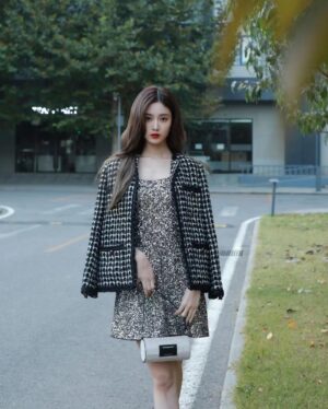 Xu Yiyang Instagram - 🍂🍂🍂
