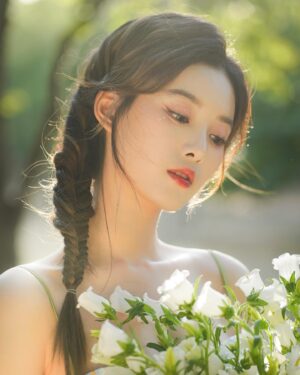 Xu Yiyang Instagram - 💐🧚🏻‍♀️
